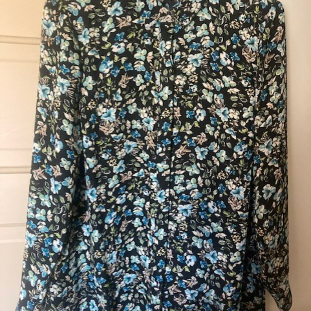 NWT J Jill Blue and White Floral on Black, Petite M, Long Sleeve, Button Top